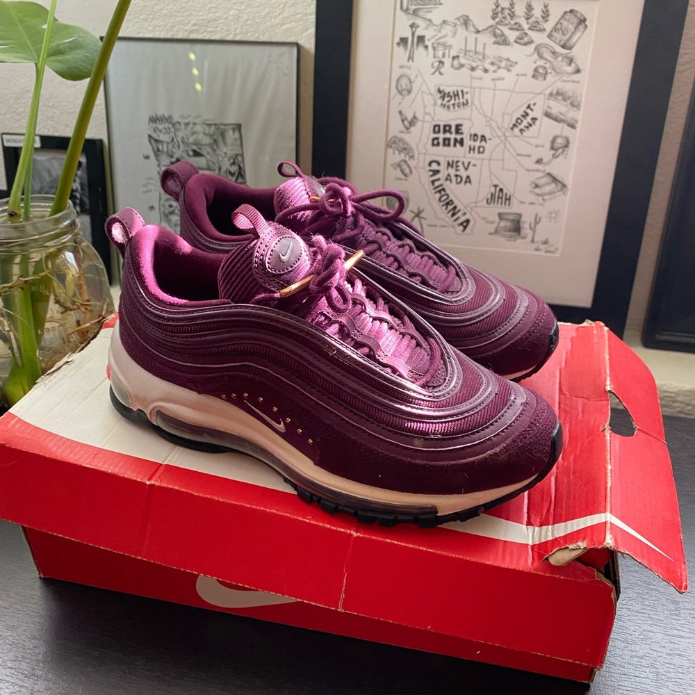 NWOT AirMax 97: Bordeaux/White-Black | Size 6.5
